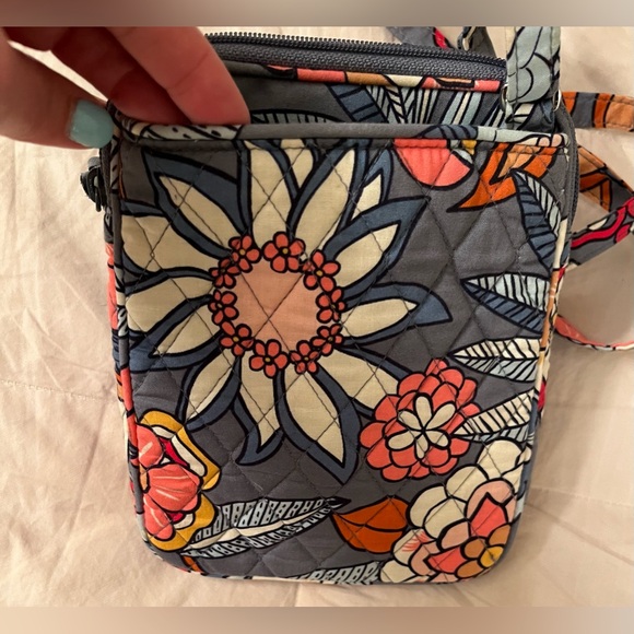 Vera Bradley Crossbody cloth bag. Tropical Evening pattern. - Picture 9 of 10